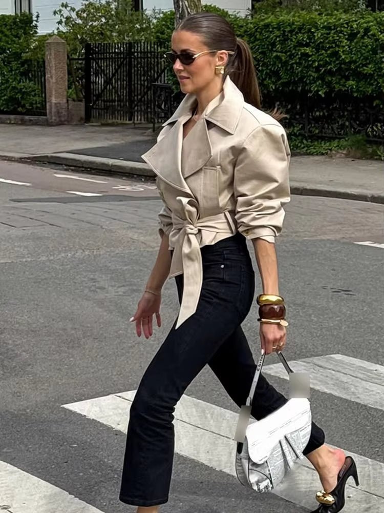 Beige Dubbelknäppt Trenchcoat med Skärp