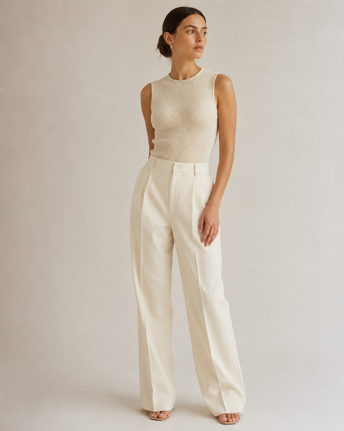Beige Ribbat Linne med Rund Hals