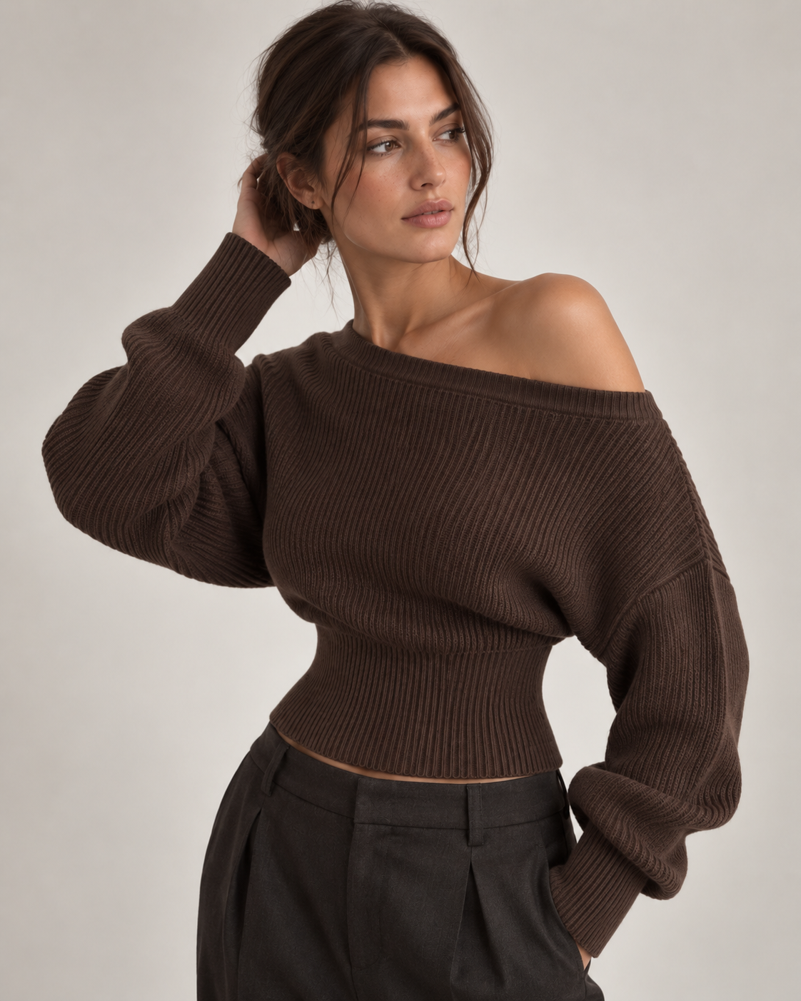 Croppad Stickad Tröja med Off Shoulder och Långa Ärmar