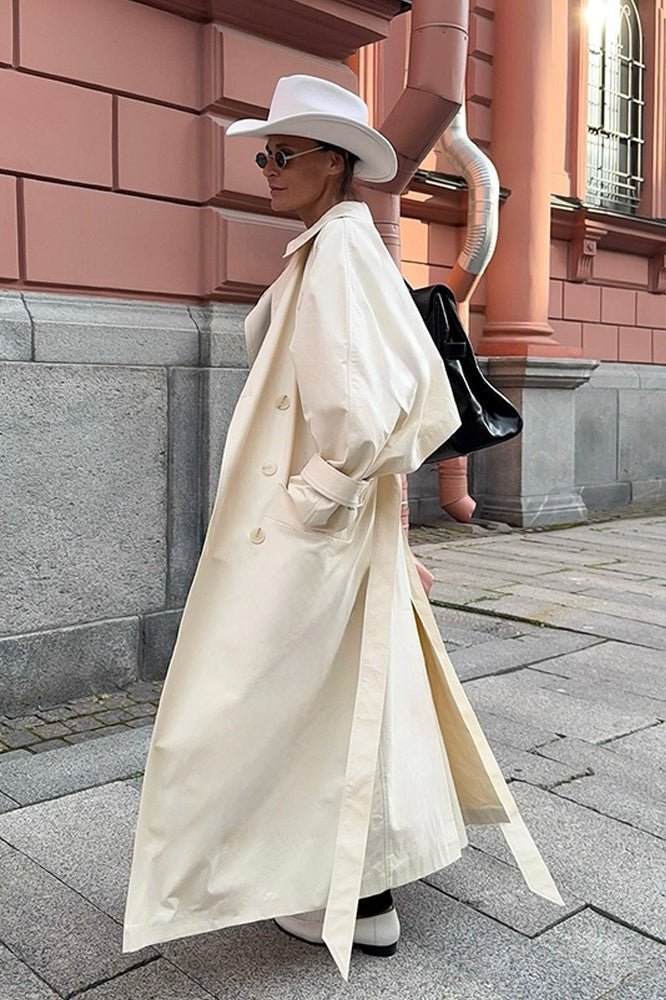 Vit Lång Trenchcoat med Skärp